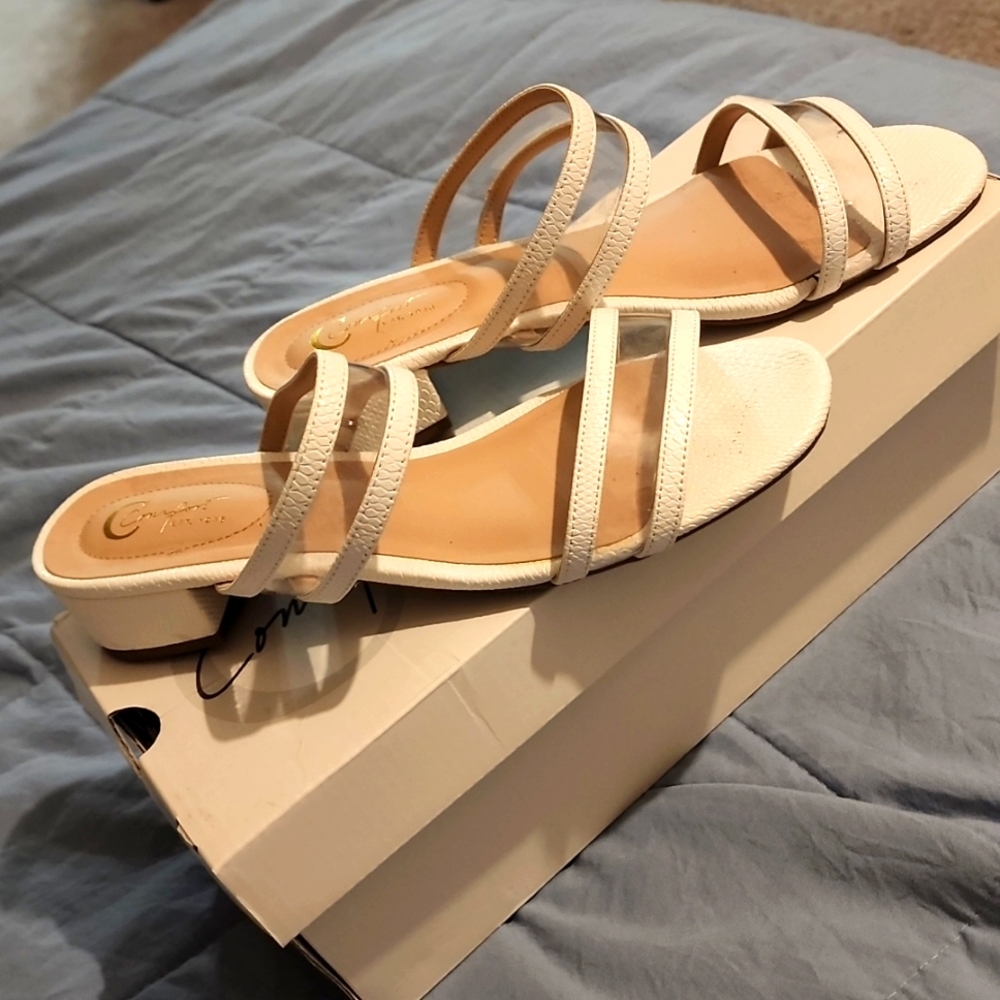 Comfort est 1946 white saddles